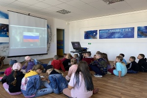 Члены Серовской районной ТИК провели квест-игру «Российский флаг — Символ Родины»