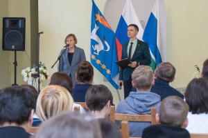 В Нижней Салде вручили паспорта четырнадцатилетним гражданам России