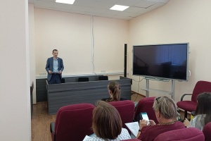 Комиссия обучает обновленные кадры