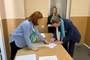 13 марта началась выдача бюллетеней участковым избирательным комиссиям