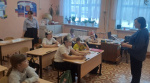 День молодого избирателя провели председатель и секретарь УИК N821 в Ермаковской школе