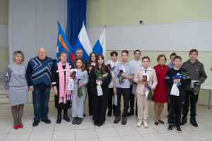 Торжественное вручение российских паспортов