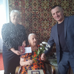 В селе Троицкое юбилейную памятную медаль «80 лет Победы в Великой Отечественной войне 1941-1945 гг.» получила труженица тыла Попова Любовь Григорьевна