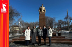 Председатели ТИК Восточного МТЦ возложили цветы к памятнику Н.И. Кузнецову в г. Талица