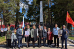 Возложение цветов к обелискам
