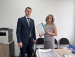 Богдановичский терком вручил благодарственное письмо члену конкурсной комиссии областного конкурса «Мы выбираем будущее»