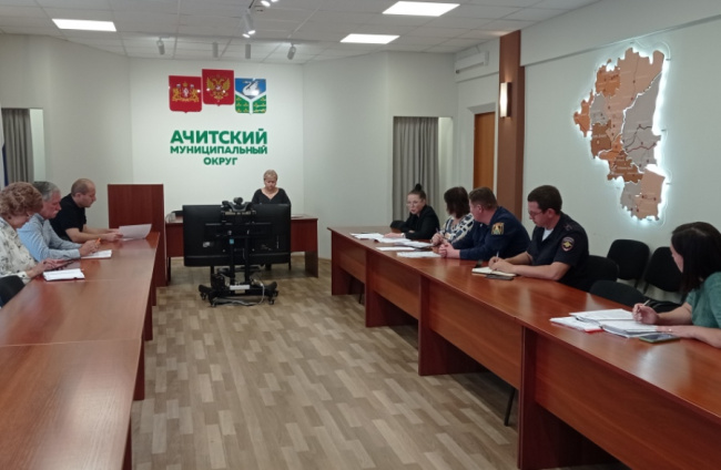 В Ачитском муниципальном округе прошла рабочая встреча по вопросам обеспечения безопасности на избирательных участках