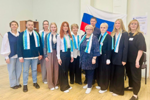 По запевке и песня…