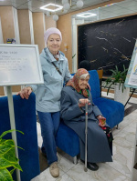 Сегодня на свой избирательный участок пришла Анфея Ивановна, в этом году она отметит свой 100-й день рождения. Желаем крепкого здоровья!