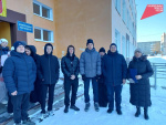 Уличная поздравительная акция для мужчин города