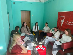 ️Молодежь играет в выборы.