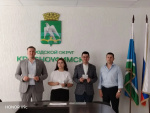 Вручение удостоверений кандидатам в депутаты от партии 