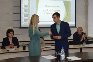 В Красноуфимске избранным депутатам вручены удостоверения