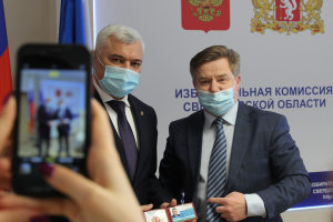 Свердловский избирком передал Виталию Крупину мандат депутата Законодательного Собрания Свердловской области