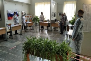 Избирательные участки открыты