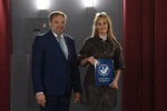 Портрет современной женщины, работающей в избирательной кампании