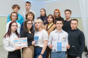 Школьники из Нижней Салды сыграли в «ПолитикУМ»