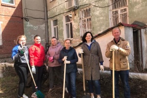 Члены Белоярской ТИК приняли участие в майском субботнике